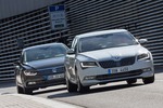 Skoda Superb und VW Passat im Vergleich: Gleiche Basis mit großen U...