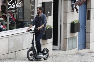 Ratgeber E-Roller-Kauf - Kleine Stromer, große Vielfalt