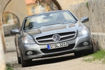 Mercedes SL 350: Zische Luft