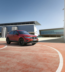 Tiguan Urban Sport - Dunkle Scheiben, helles Licht