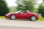 Fahrbericht Alfa Romeo 4C Spider: Karbon und Krach für Herz und Puls