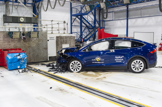 New Mobility: Sicherheit von E-Autos - Brandgefährlich?