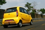 Billigauto Tata Nano: Indischer Kleinstwagen für 1.500 Euro im Fahr...