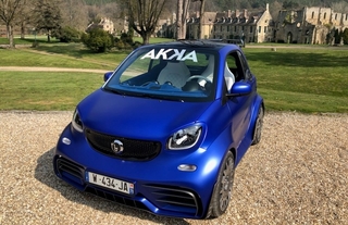 Akka baut E-Smart mit drei Motoren - Mini-Mobil mit Maxi-Muskeln