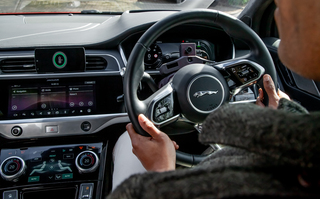 Fahrerüberwachung per Kamera - Das Auto mildert den Stress