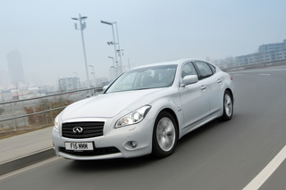 Infiniti M35h - Hybrid kaum teurer als Diesel