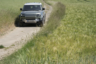 Fahrbericht: Land Rover Defender - Sprung in die Moderne