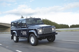 Land Rover Electric Defender - Stromern über Stock und Stein