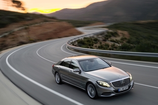 Mercedes S-Klasse - Fliegender Teppich mit Stern