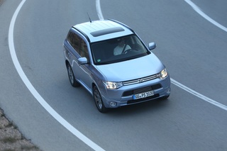 Mitsubishi Outlander PHEV - Preissenkung vor Marktstart