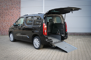 Opel Combo für Rollstuhlfahrer - Ab Werk mobil