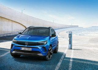 Opel Grandland: Facelift bestellbar - Neues Gesicht, mehr Technik