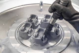 Kolben aus dem 3D-Drucker - Porsche printet in die Zukunft