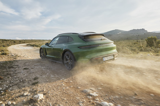 Fahrbericht: Porsche Taycan Cross Turismo - Hobby-Heck mit Stroman...