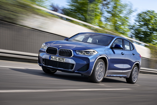BMW X2 - Das Coupé-SUV kommt ans Kabel