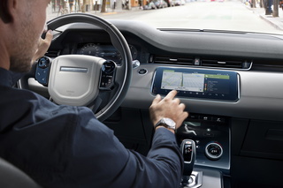 Jaguar Land Rover: Updates ohne Werkstattbesuch - Katzen konsequent...