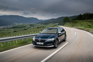 Fahrbericht: Skoda Superb Facelift - Neues Make-up, neue Technik