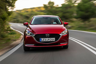 Mazda 2: Renovierter Kleinwagen mit Mildhybrid-Antrieb