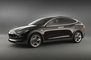 Tesla Modell X - Elektrisch gegen den Strom