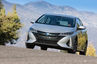 Erste Fahrt im Toyota Prius-Plug-In - Der Weltmeister sucht den Ans...
