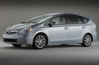 Toyota Prius v - Der Ur-Hybrid wird zur Familie