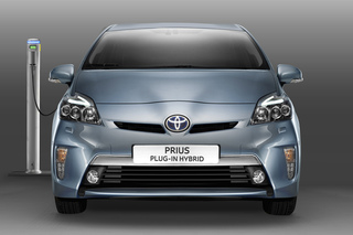 Toyota Prius Plug-in Hybrid - 25 Dosenkilometer