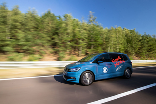 ZF entwickelt E-Motor mit Zwei-Stufen-Automatik - Elektrisch gescha...